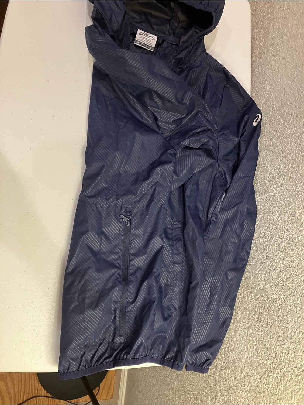 Asics Waterproof Rain Navy Running Jacket - Picture 4 of 5